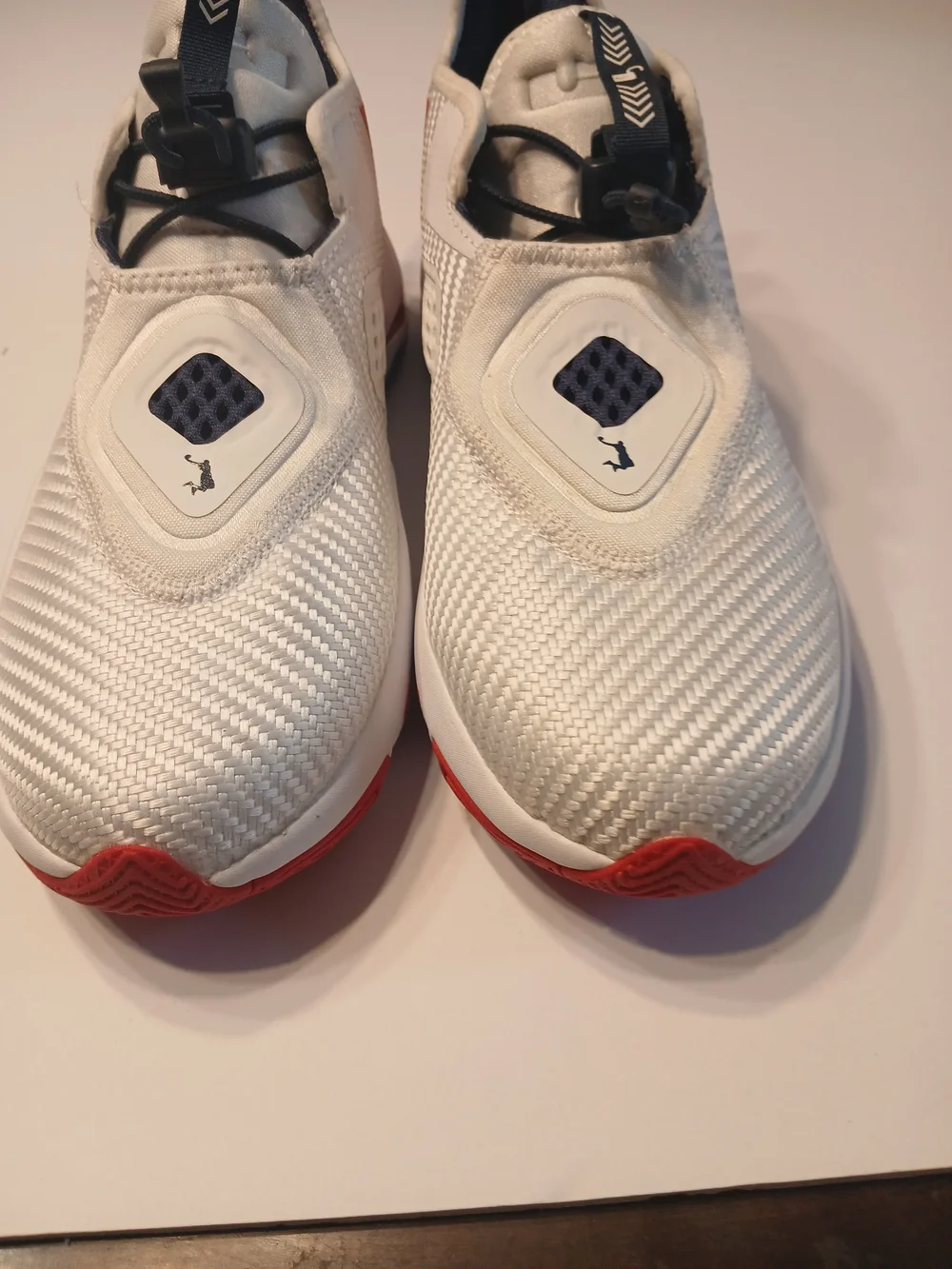 Nike LeBron Soldier XIV GS 7Y White UnivNike Kids' White & Red Athletic Sneakers